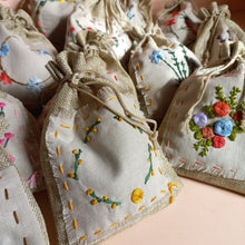 Load image into Gallery viewer, emroidered linen drawstring lavender sachet
