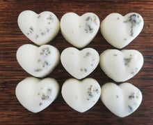 Load image into Gallery viewer, heart shape energising citrus wax melts
