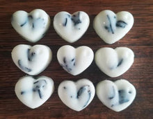 Load image into Gallery viewer, fig and pear wax melt hearts
